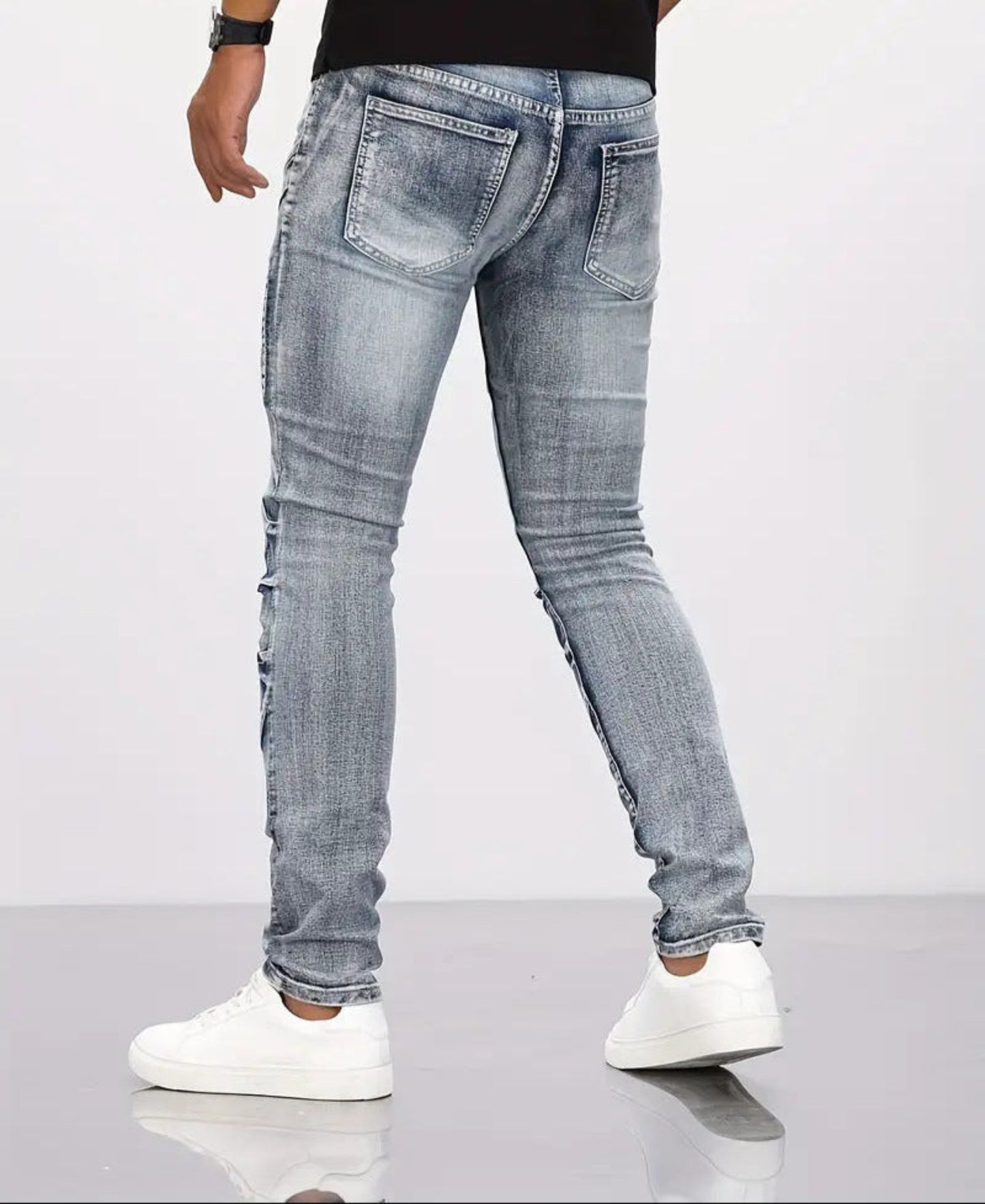 Distressed Slim Fit jeans with patchwork